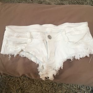 Sexy short white shorts